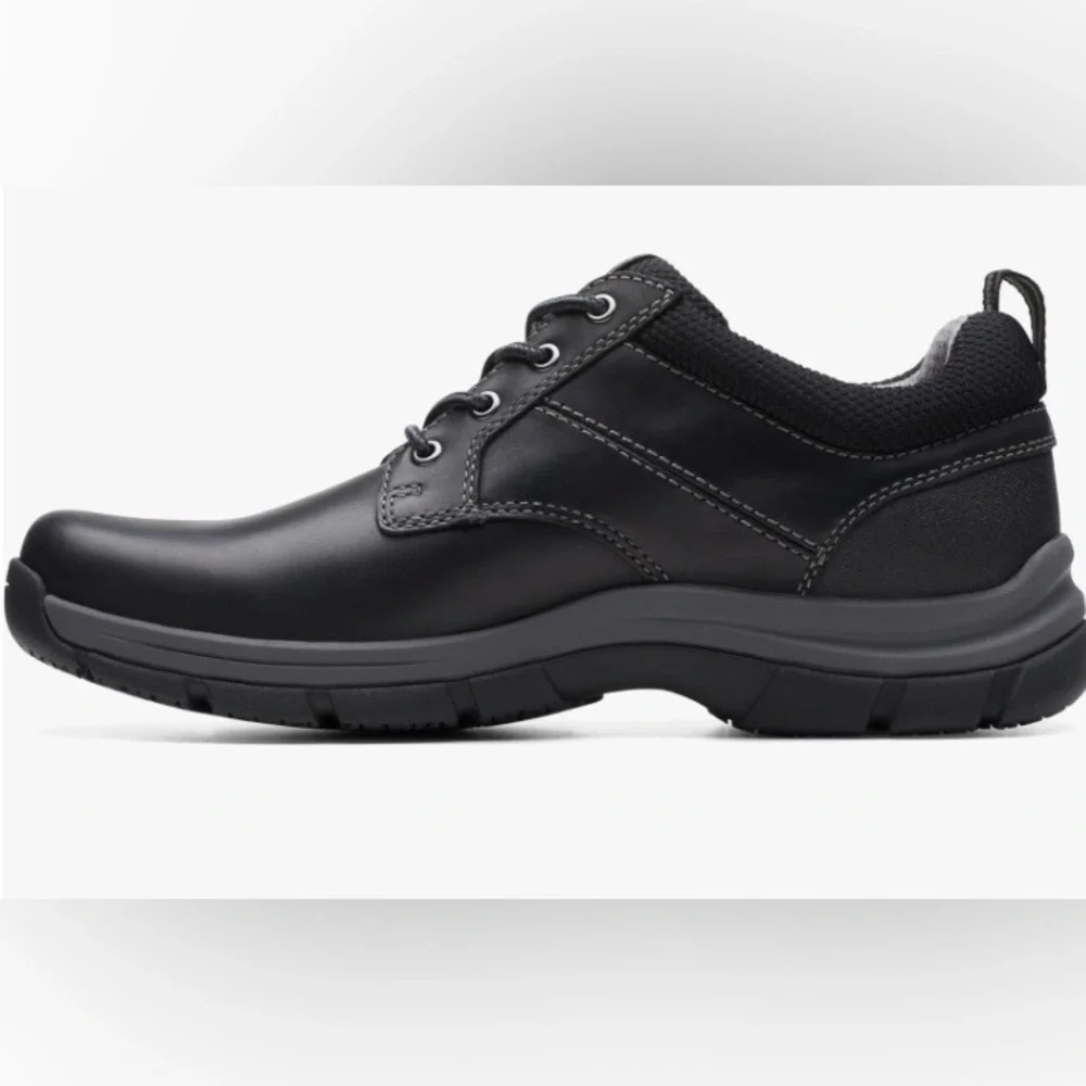 Clarks Black Leather Oxfords Size 9